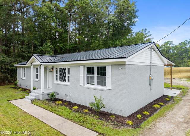Property at 1888 Pony Farm Rd, Jacksonville, NC 28540, 3 beds, 2 baths