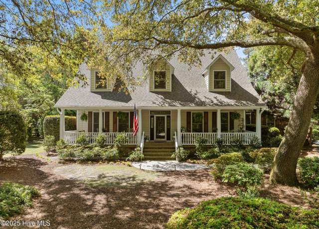 Property at 6212 Turtle Hall Dr, Wilmington, NC 28409, 4 beds, 3.5 baths
