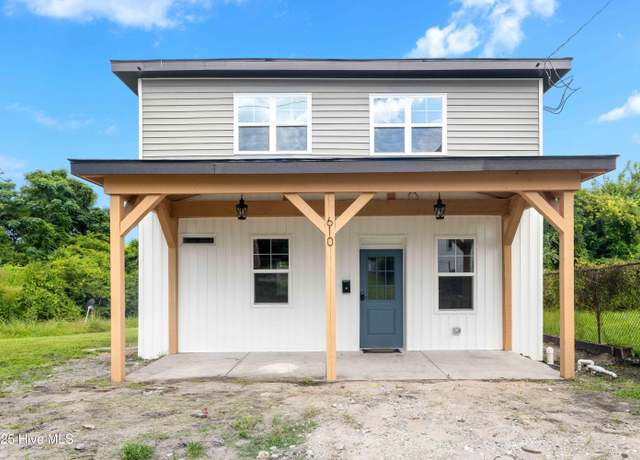 Property at 610 N 10th St, Wilmington, NC 28401, 4 beds, 2.5 baths