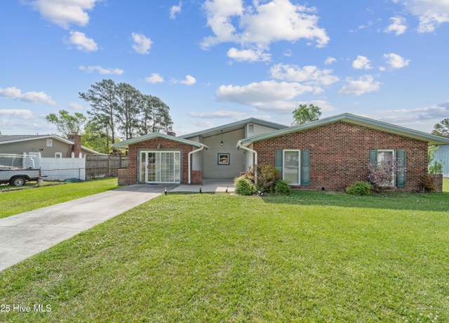 Property at 3007 Oakwood Dr, Jacksonville, NC 28546, 4 beds, 2 baths