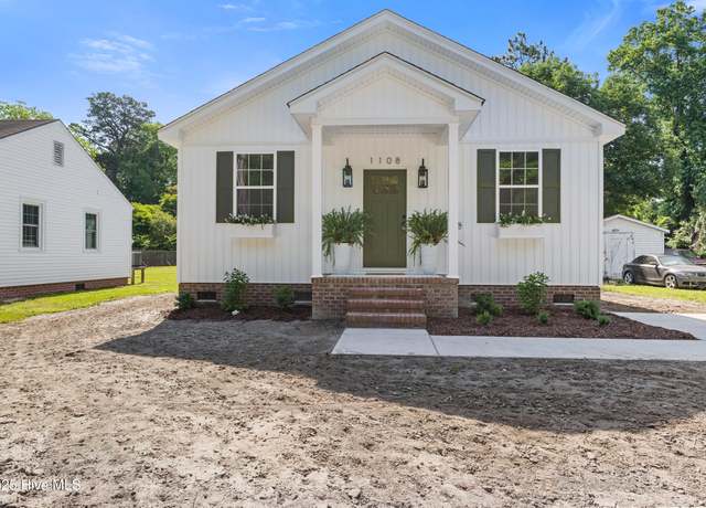 Property at 1108 W Williams West Cir, Elizabeth City, NC 27909, 3 beds, 2 baths