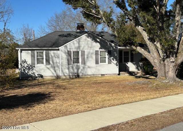 Property at 1722 Lucerne Way, New Bern, NC 28560, 3 beds, 1 bath