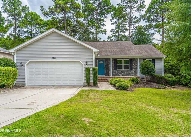 Property at 2255 Longleaf Dr W, Pinehurst, NC 28374, 3 beds, 2 baths