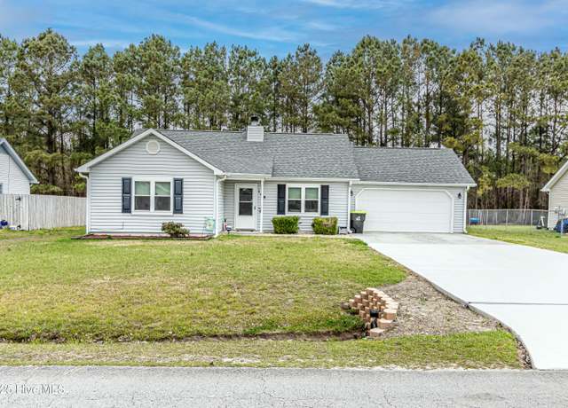 Property at 149 Glenwood Dr, Hubert, NC 28539, 3 beds, 2 baths