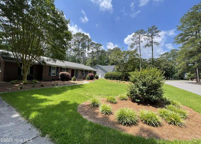 Property at 104 Ironwood Dr, Greenville, NC 27834, 3 beds, 2 baths