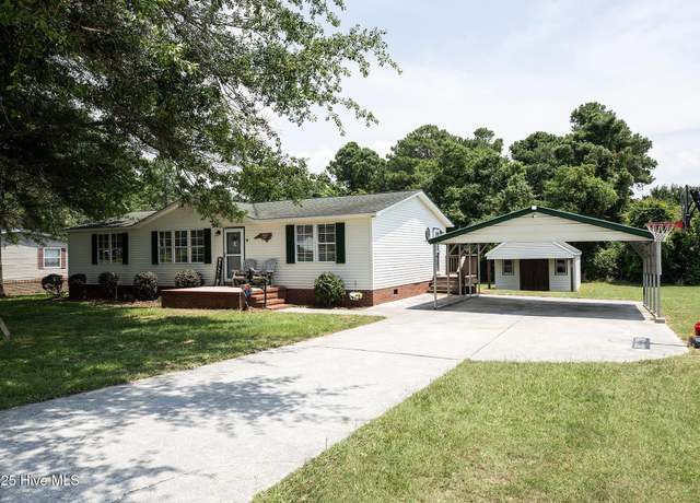 Property at 305 Moores Landing Rd, Hampstead, NC 28443, 3 beds, 2 baths