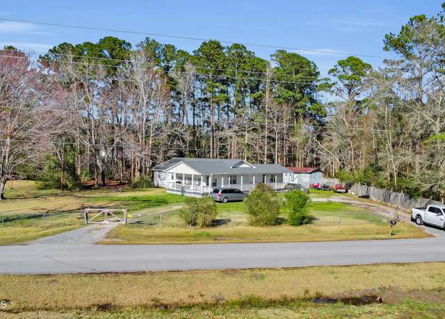 Property at 365 Lewis Farm Rd, New Bern, NC 28560, 3 beds, 2 baths
