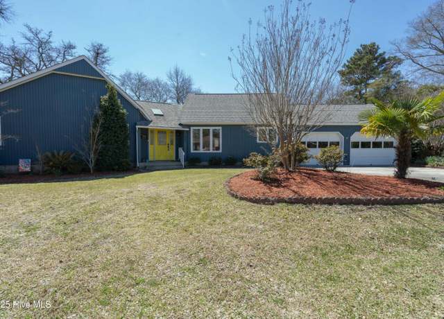 Property at 102 Rattan Ln, Morehead City, NC 28557, 3 beds, 2.5 baths