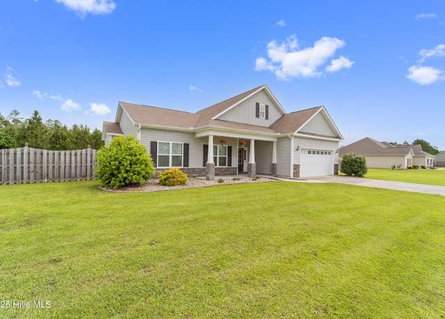 Property at 111 Gillcrest Ln, Hubert, NC 28539, 3 beds, 2 baths