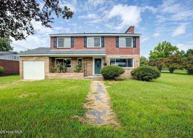 Property at 913 Bern St, New Bern, NC 28560, 4 beds, 2.5 baths