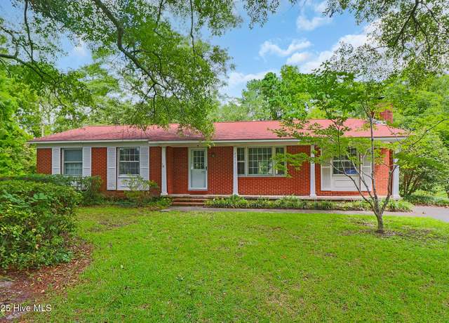 Property at 2211 Park Ave, Newport, NC 28570, 3 beds, 2 baths