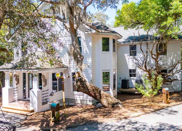 Property at 30 Cedar Ct, Bald Head Island, NC 28461, 4 beds, 3.5 baths