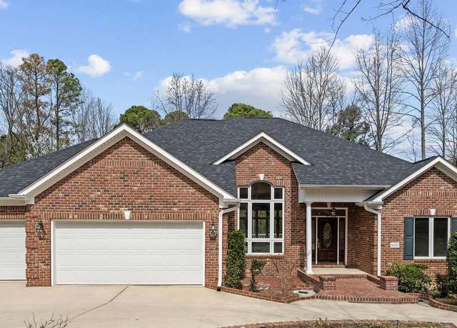 Property at 865 Diamondhead Dr S, Pinehurst, NC 28374, 3 beds, 2.5 baths