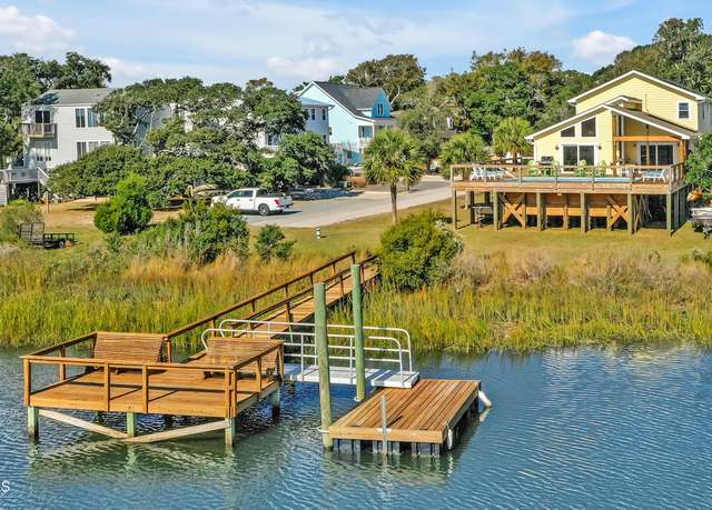 Property at 122 SW 24th St, Oak Island, NC 28465, 3 beds, 2.5 baths