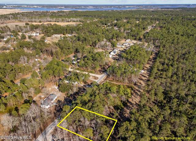 Property at 9115 Southern Blvd SE, Winnabow, NC 28479