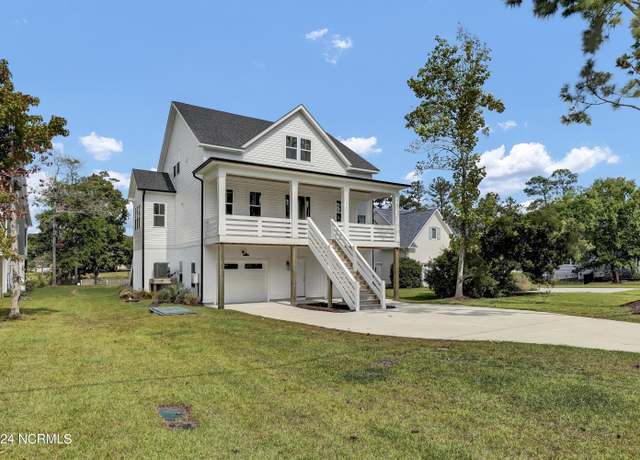 Property at 361 Chadwick Shores Dr, Sneads Ferry, NC 28460, 3 beds, 2.5 baths