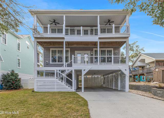 Property at 101 SE 43rd St, Oak Island, NC 28465, 5 beds, 4 baths