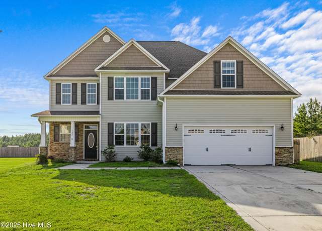 Property at 124 Saw Grass Dr, Maple Hill, NC 28454, 5 beds, 4.5 baths