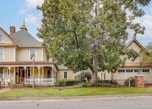 Property at 122 S Academy St, Washington, NC 27889, 3 beds, 3 baths
