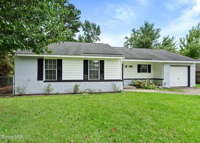 Property at 203 Dennis Rd, Jacksonville, NC 28546, 3 beds, 2 baths