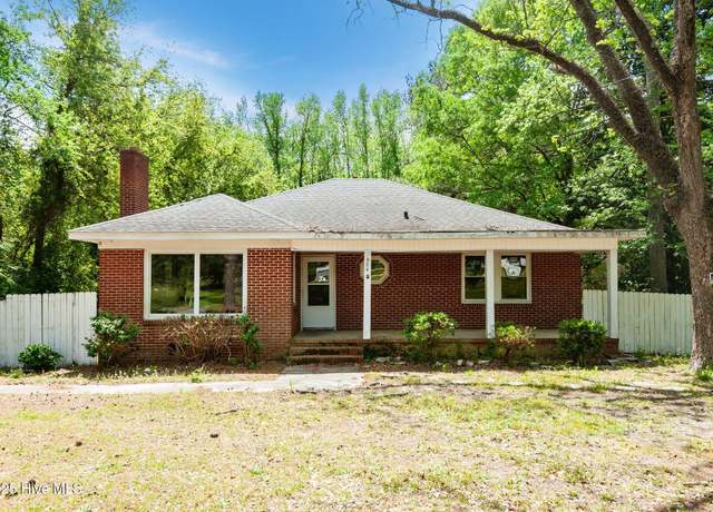 Property at 904 Liberty Hill Rd, Kinston, NC 28501, 3 beds, 1 bath
