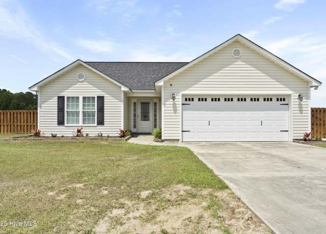 Property at 201 Cherry Blossom Dr, Richlands, NC 28574, 3 beds, 2 baths