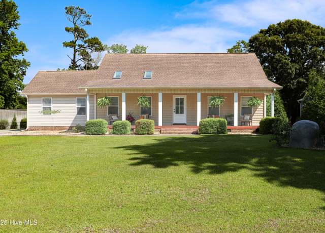 Property at 109 Bellowing Doe Rd, Hampstead, NC 28443, 3 beds, 2 baths