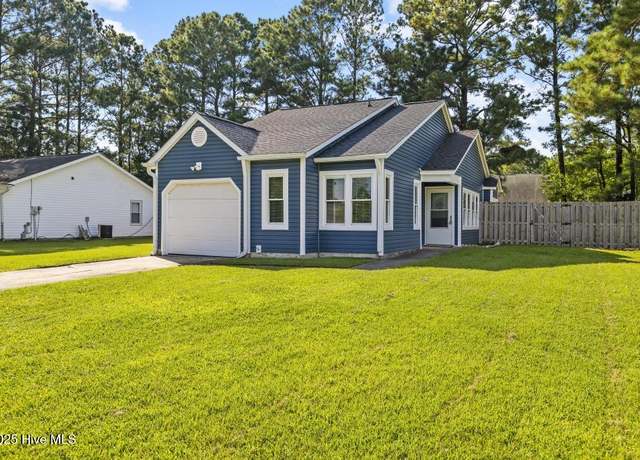 Property at 498 Hemlock Dr, Jacksonville, NC 28546, 3 beds, 2 baths