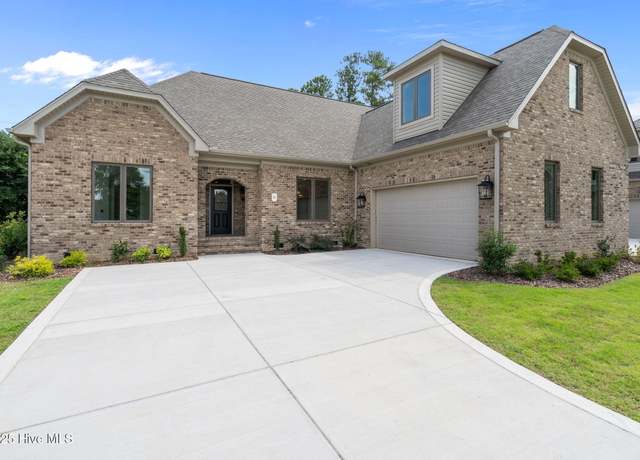 Property at 6 Castle Bridge Ct, Pinehurst, NC 28374, 3 beds, 3.5 baths