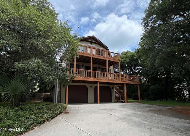 Property at 112 Bluewater Dr, Emerald Isle, NC 28594, 3 beds, 2 baths