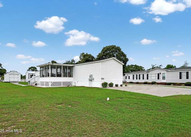 Property at 103 Windmill St, Surf City, NC 28445, 3 beds, 2 baths