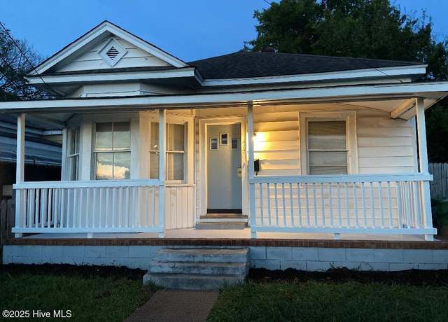 Property at 417 S 13th St, Wilmington, NC 28401, 2 beds, 1 bath