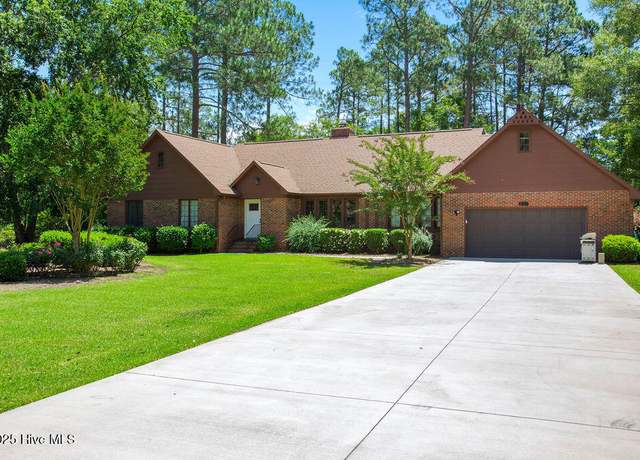 Property at 8140 Glasgow Dr, Laurinburg, NC 28352, 4 beds, 2 baths