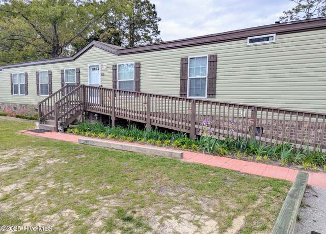 Property at 420 Red Oak Dr SW, Shallotte, NC 28470, 3 beds, 2 baths