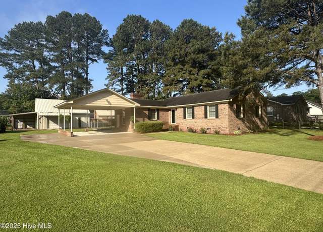 Property at 4834 Lakeview Rd, Elm City, NC 27822, 3 beds, 2 baths