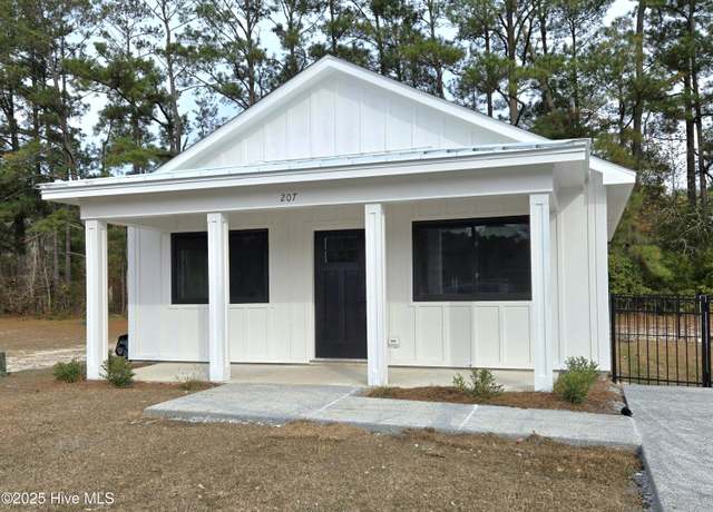 Property at 123 Long Pond Loop, Swansboro, NC 28584, 2 beds, 1 bath