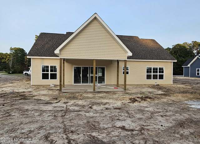Property at 1514 Cricket Dr, Greenville, NC 27834, 3 beds, 2 baths