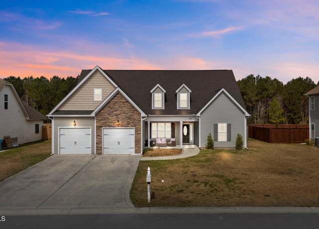 Property at 429 Oldtowne St, Jacksonville, NC 28546, 7 beds, 4 baths