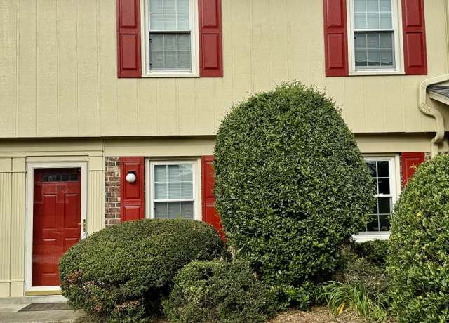 Property at 25 Scott St, Greenville, NC 27858, 3 beds, 2.5 baths