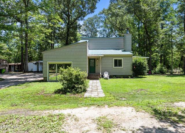 Property at 120 Croatan Ln, New Bern, NC 28562, 3 beds, 2 baths