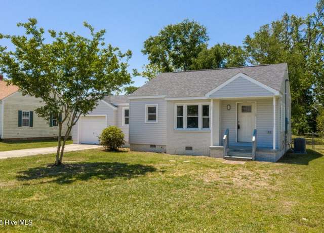 Property at 607 E Sabiston Dr, Swansboro, NC 28584, 2 beds, 1 bath