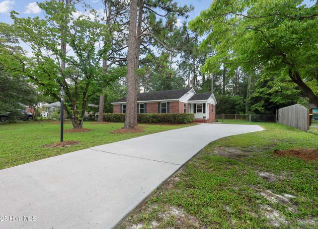 Property at 410 N Crestwood Dr, Wilmington, NC 28405, 3 beds, 1.5 baths