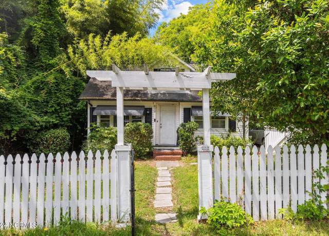Property at 450 W New Hampshire Ave, Southern Pines, NC 28387, 2 beds, 2 baths