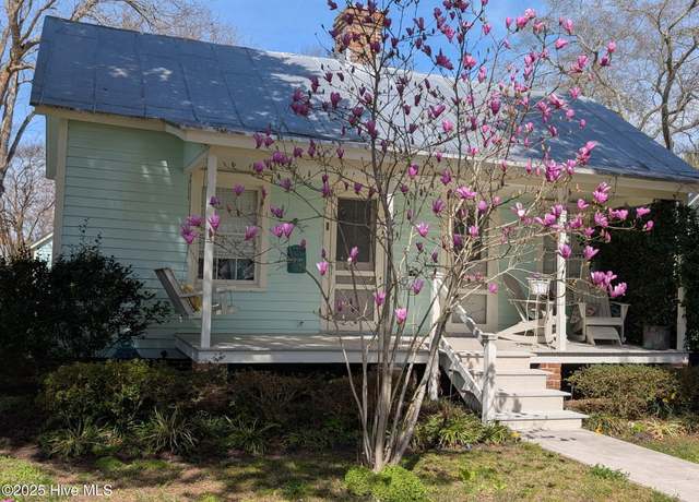 Property at 405 Elliott St, Edenton, NC 27932, 2 beds, 2 baths