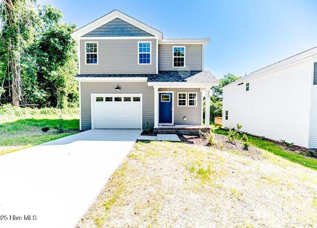 Property at 925 W Massachusetts Ave, Southern Pines, NC 28387, 3 beds, 2.5 baths