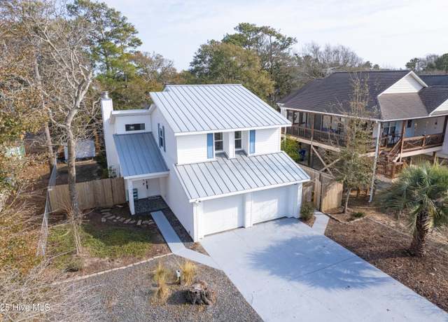 Property at 110 NE 29th St, Oak Island, NC 28465, 3 beds, 2.5 baths