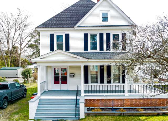 Property at 906 N Road St, Elizabeth City, NC 27909, 4 beds, 3 baths