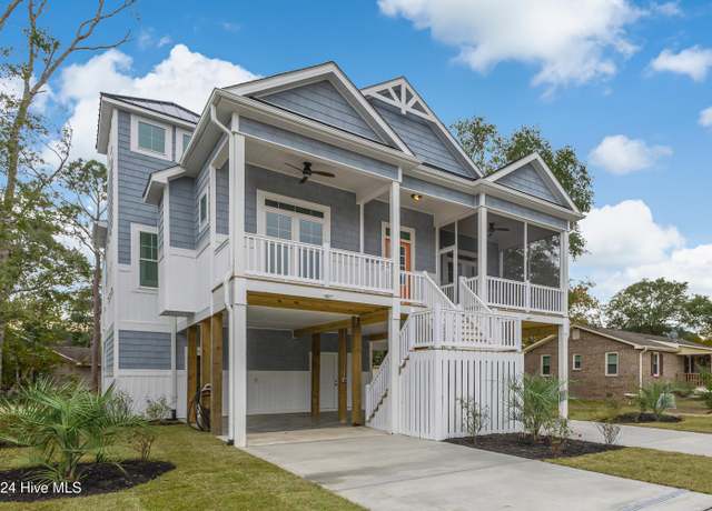 Property at 1605 E Oak Island Dr, Oak Island, NC 28465, 5 beds, 3.5 baths