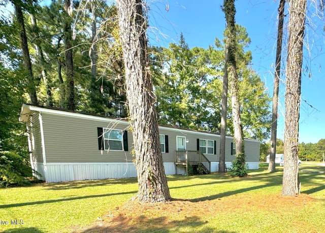 Property at 2286 Caratoke Hwy, Moyock, NC 27958, 3 beds, 2 baths