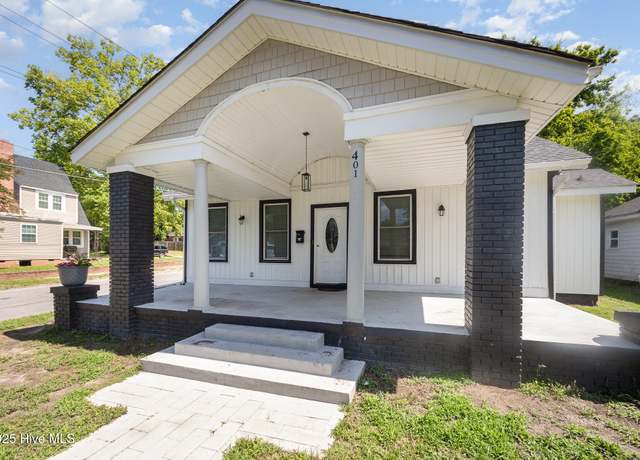 Property at 401 E Mulberry St, Goldsboro, NC 27530, 4 beds, 2 baths